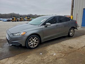 Ford Fusion SE 2.5L 4 2014