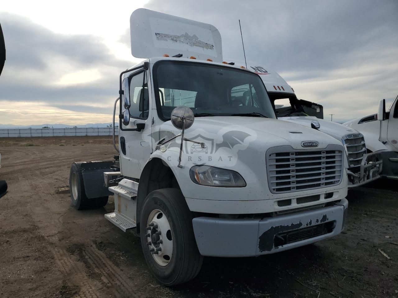 Freightliner Business Class M2 106 MEDIUM DUTY 8.9L 6 2015