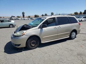 Toyota Sienna CE 3.3L 6 2004