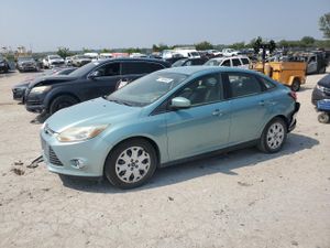 Ford Focus SE 2.0L 4 2012