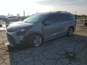 Toyota Sienna XLE 2.5L 4 2022
