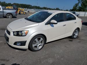 Chevrolet Aveo (Sonic) LTZ 1.4L 4 2015