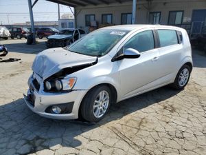 Chevrolet Aveo (Sonic) LT 1.4L 4 2015