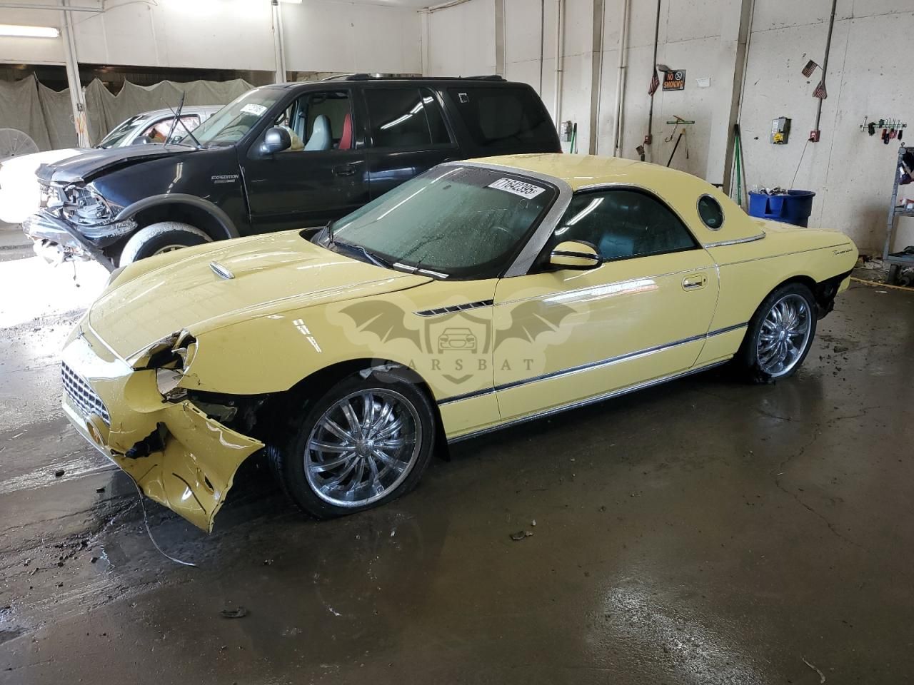 Ford Thunderbird 3.9L 8 2002