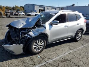 Nissan Rogue S 2.5L 4 2017