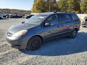 Toyota Sienna CE 3.5L 6 2010