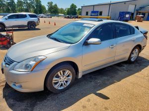 Nissan Altima BASE 2.5L 4 2010