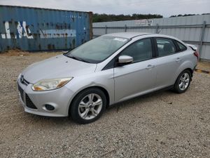 Ford Focus SE 2.0L 4 2014