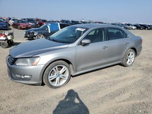Volkswagen Passat SEL 2.0L 4 2013