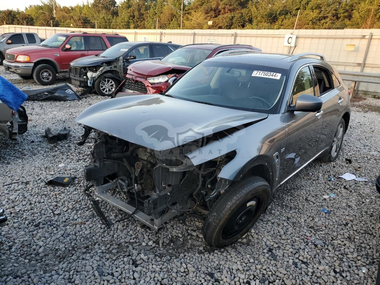 Infiniti QX70 3.7L 6 2014