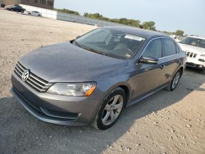 Volkswagen Passat SE 2.5L 5 2013