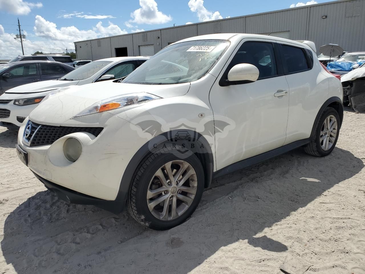 Nissan Juke S 1.6L 4 2013