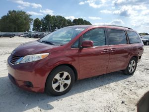 Toyota Sienna LE 3.5L 6 2015