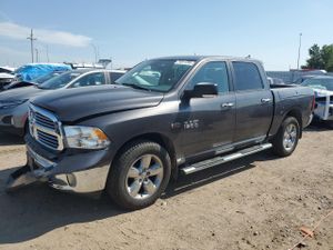 RAM 1500 SLT 5.7L 8 2015