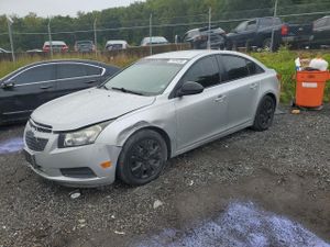 Chevrolet Cruze LS 1.8L 4 2013