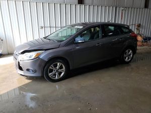 Ford Focus SE 2.0L 4 2013