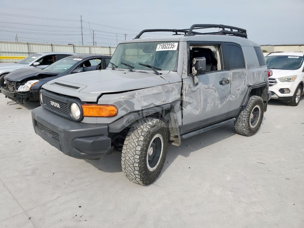 Toyota FJ Cruiser 4.0L 6 2013