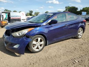 Hyundai Elantra GLS 1.8L 4 2013