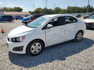 Chevrolet Aveo (Sonic) LS 1.8L 4 2015