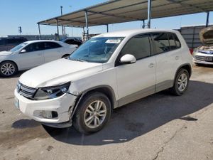Volkswagen Tiguan S 2.0L 4 2013