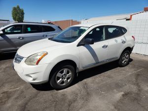 Nissan Rogue S 2.5L 4 2013