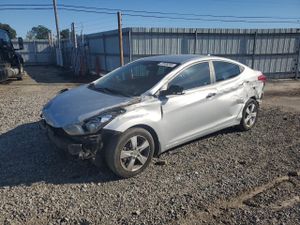 Hyundai Elantra GLS 1.8L 4 2013