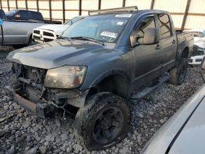 Nissan Titan S 5.6L 8 2012