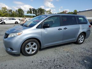 Toyota Sienna 3.5L 6 2015