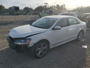 Volkswagen Passat SE 2.0L 4 2013