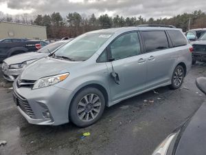 Toyota Sienna XLE 3.5L 6 2020