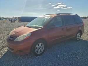 Toyota Sienna CE 3.5L 6 2009