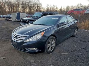 Hyundai Sonata SE 2.4L 4 2013
