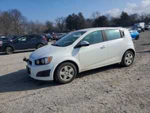 Chevrolet Aveo (Sonic) LS 1.8L 4 2014