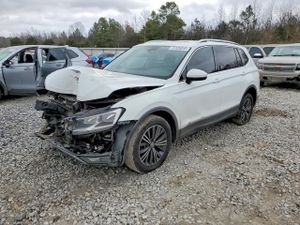 Volkswagen Tiguan SE 2.0L 4 2018