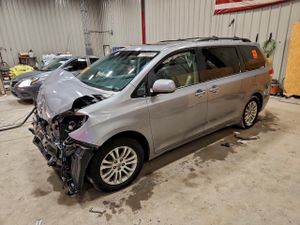 Toyota Sienna XLE 3.5L 6 2013