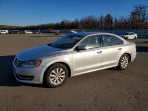 Volkswagen Passat S 1.8L 4 2014