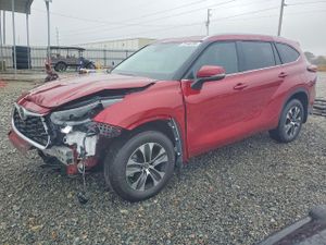 Toyota Highlander XLE 2.4L 4 2026