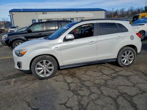 Mitsubishi Outlander SE 2.0L 4 2015