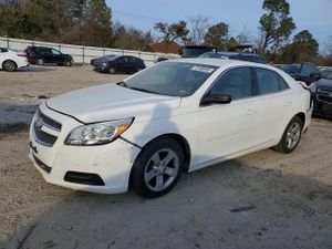 Chevrolet Malibu LS 2.5L 4 2013