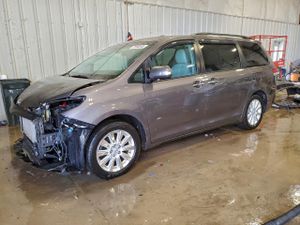 Toyota Sienna XLE 3.5L 6 2013