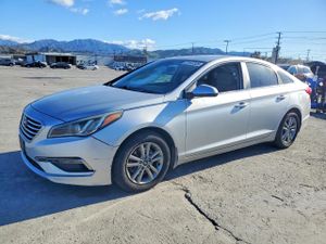 Hyundai Sonata SE 2.4L 4 2015