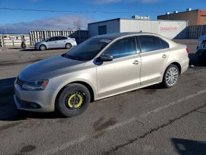 Volkswagen Jetta SEL 1.8L 4 2014