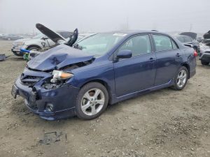 Toyota Corolla BASE 1.8L 4 2012