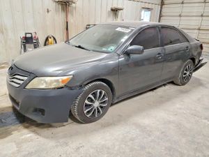 Toyota Camry BASE 2.5L 4 2011