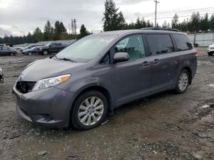 Toyota Sienna LE 3.5L 6 2011