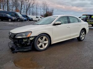 Volkswagen Passat SE 2.5L 5 2013
