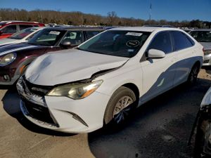 Toyota Camry LE 2.5L 4 2015
