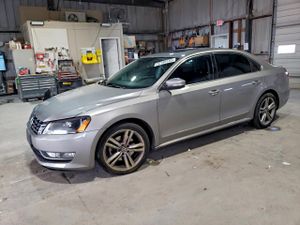 Volkswagen Passat SEL 2.0L 4 2014