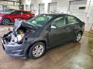 Chevrolet Aveo (Sonic) LT 1.8L 4 2015