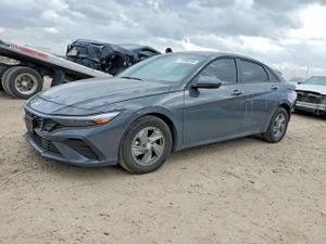 Hyundai Elantra SE 2.0L 4 2025